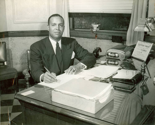 Dr. Walter s. Davis