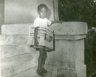 Kenny Elliott: World's Youngest [Newspaper Carrier]