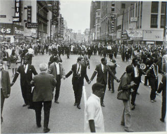Coretta Scott King and Mourners, Main Street, Memphis
