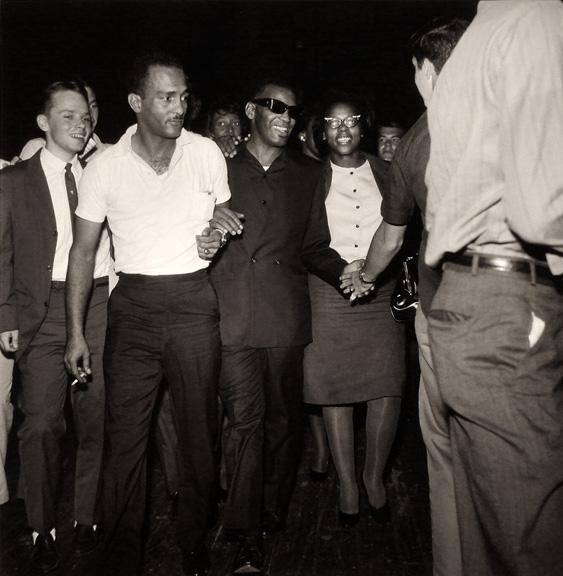 Ray Charles with Fans, Memphis