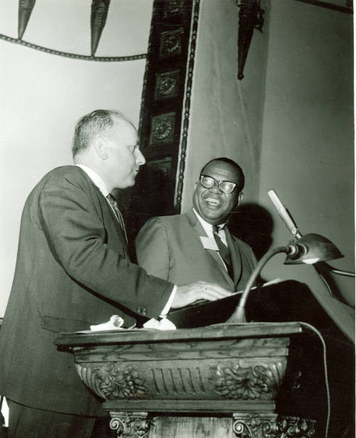 [Ame Official Welcomes Mayor Ingram]