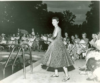 [Miss Lynn Thompson Modeling]