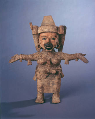 Remojadas Standing Female Singer