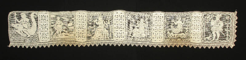 Mantle Scarf