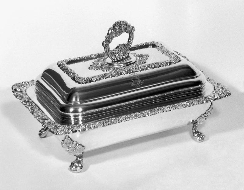Entree Dish with Cover