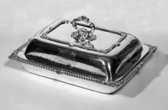 Entree Dish with Cover