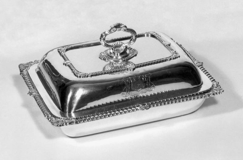 Entree Dish with Cover
