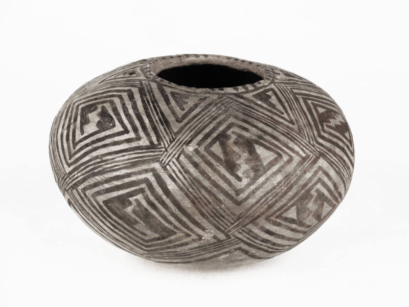 Pinedale Black-on-White Bowl