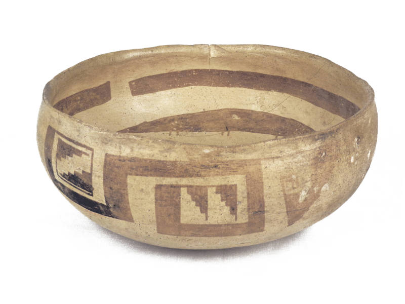 Jeddito Black-on-Yellow Bowl